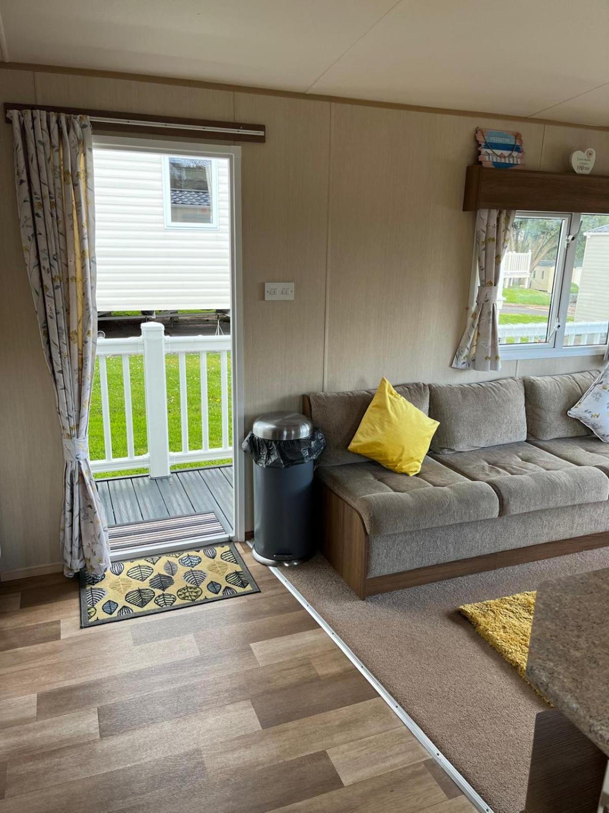 Lovely 3 Bedroom Caravan To Rent At Hoburne Devon Bay * Torquay