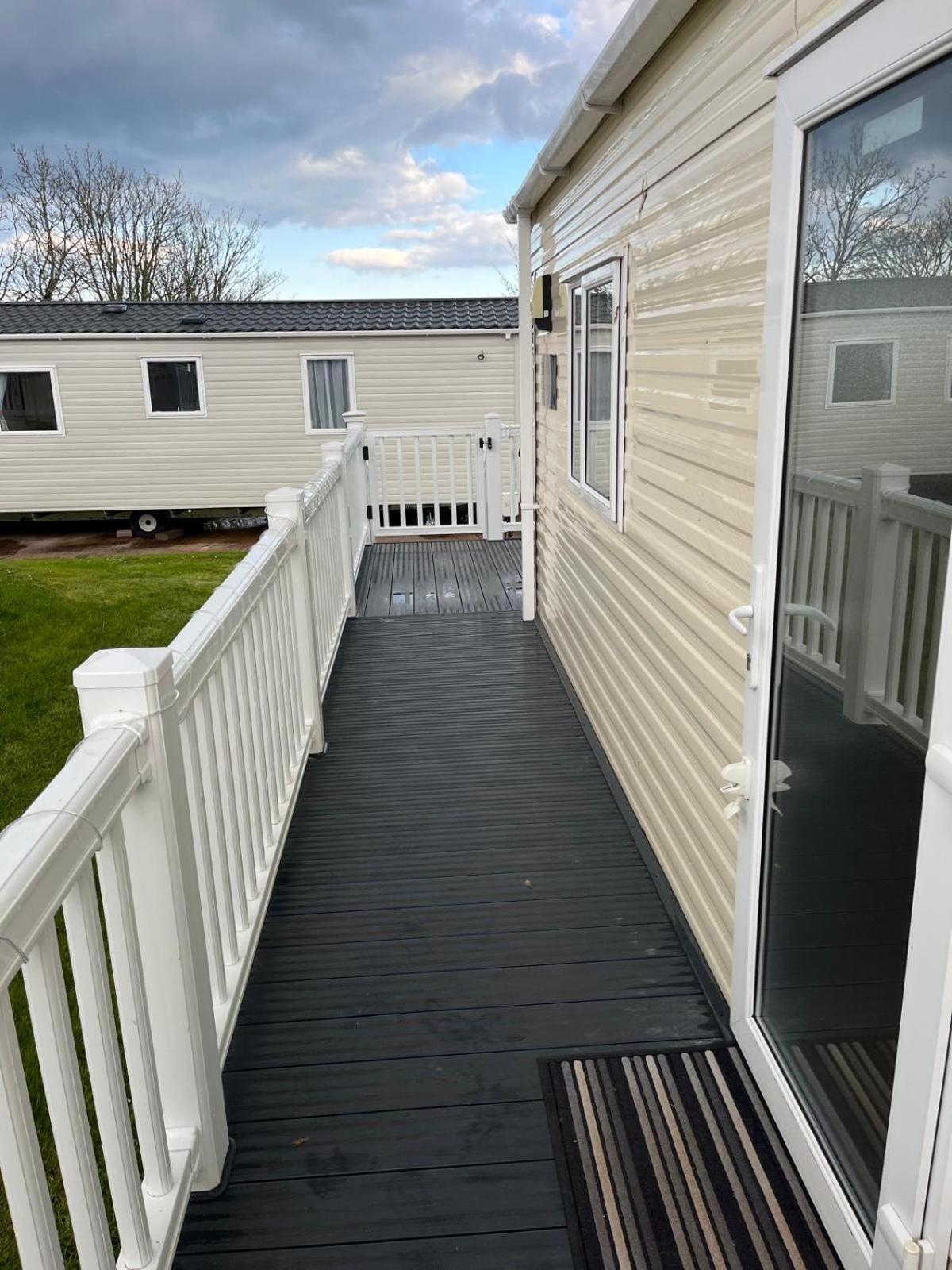Lovely 3 Bedroom Caravan To Rent At Hoburne Devon Bay