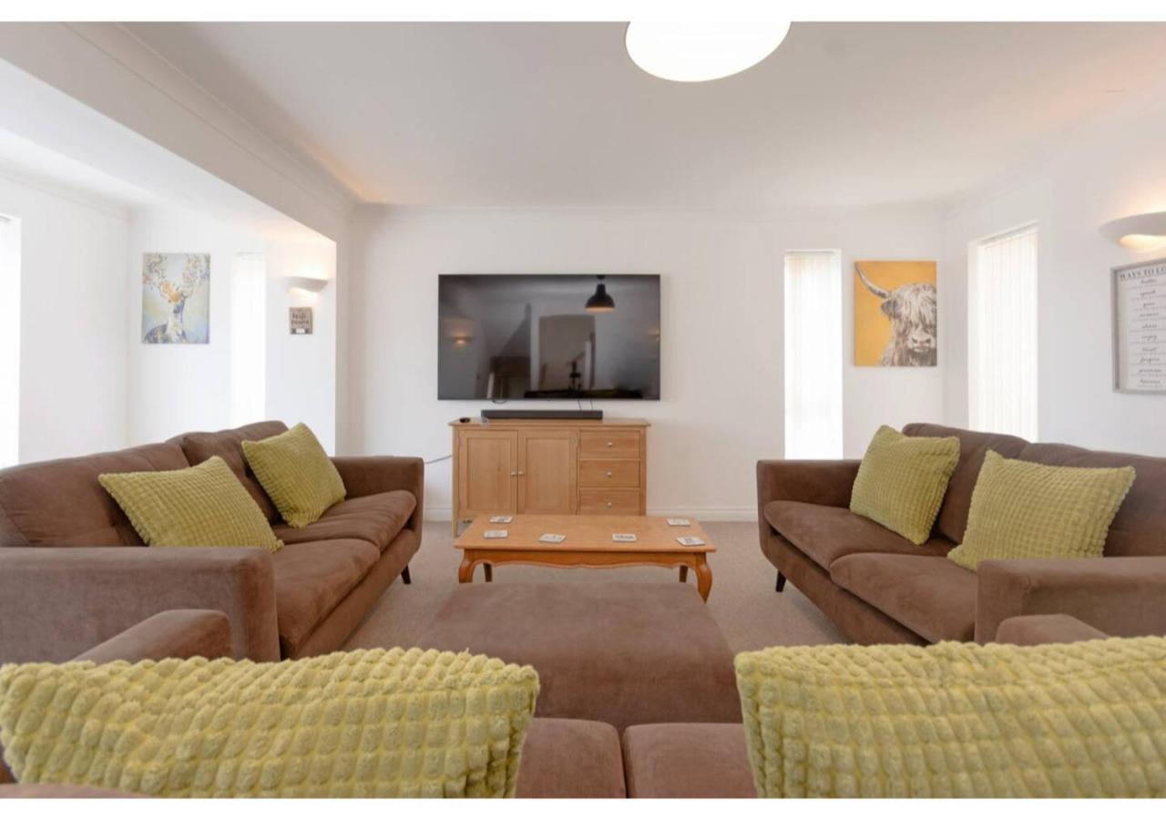 Warwick Views - Family Hot Tub Lovely Views With Ample Parking Holiday home