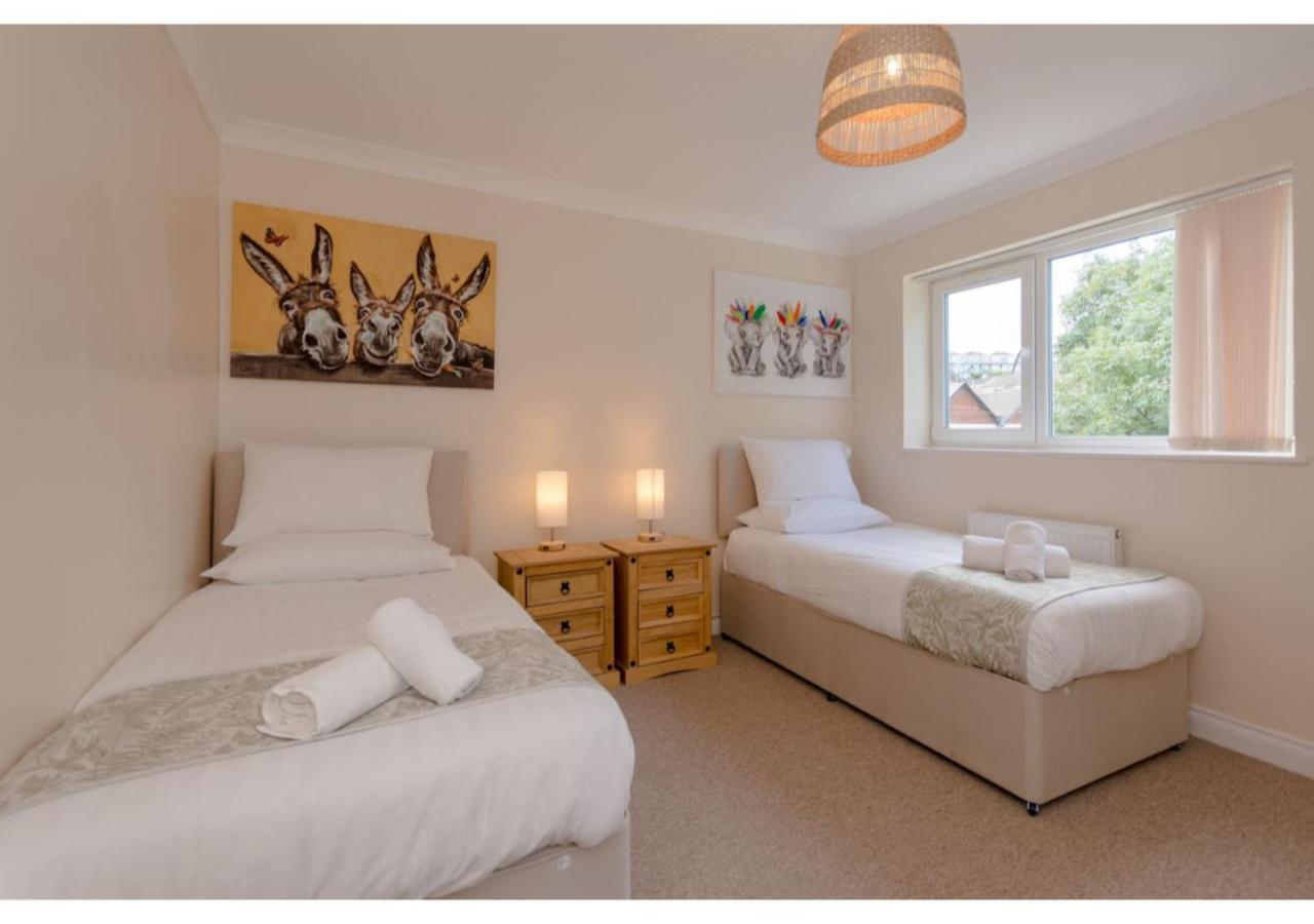 Holiday home Warwick Views - Family Hot Tub Lovely Views With Ample Parking