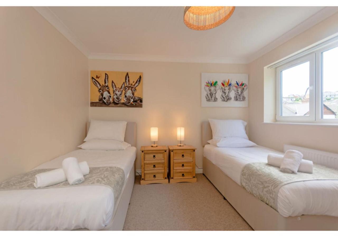 Warwick Views - Family Hot Tub Lovely Views With Ample Parking Holiday home