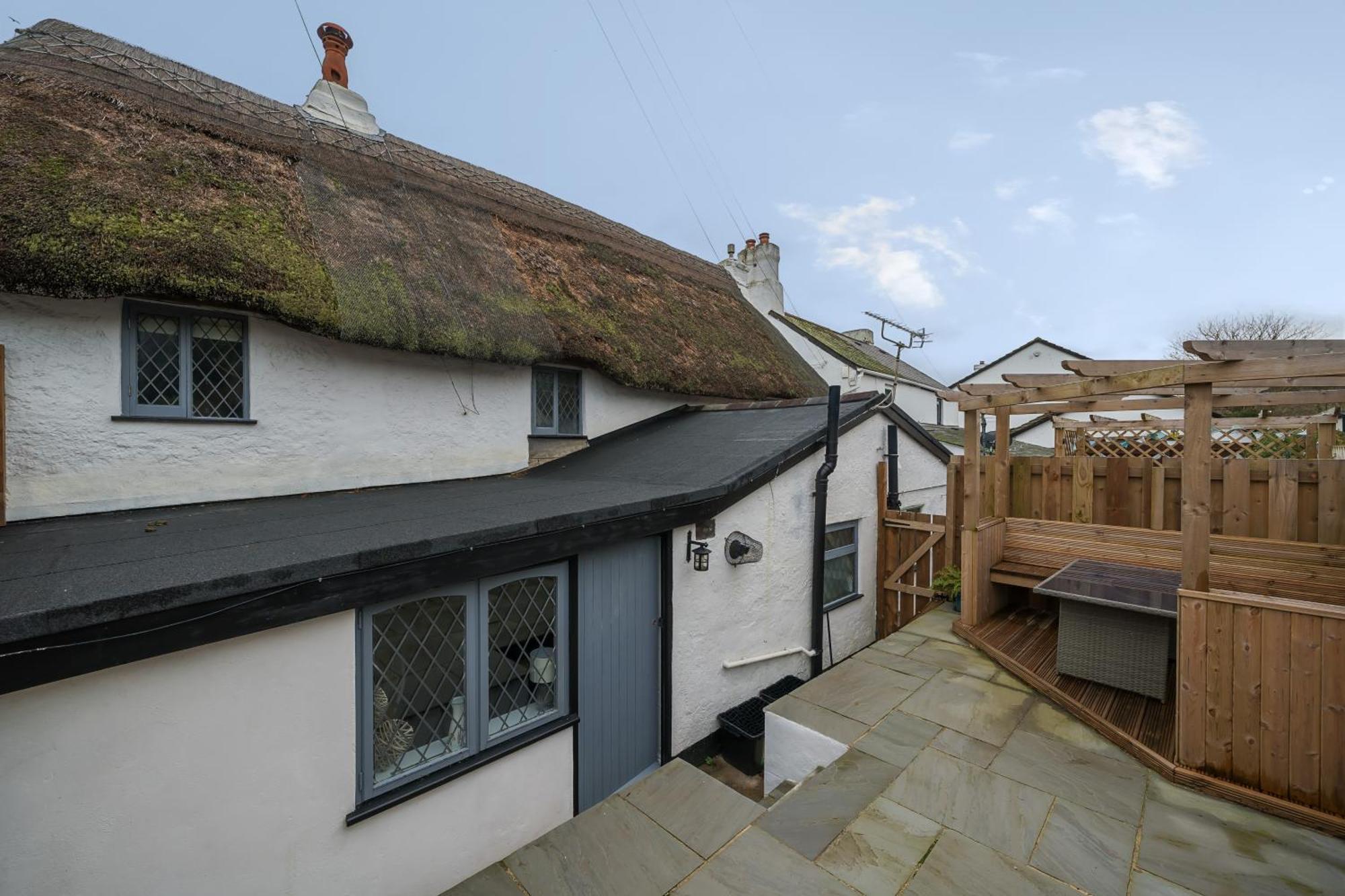 Gorgeous Thatched Holiday home *
