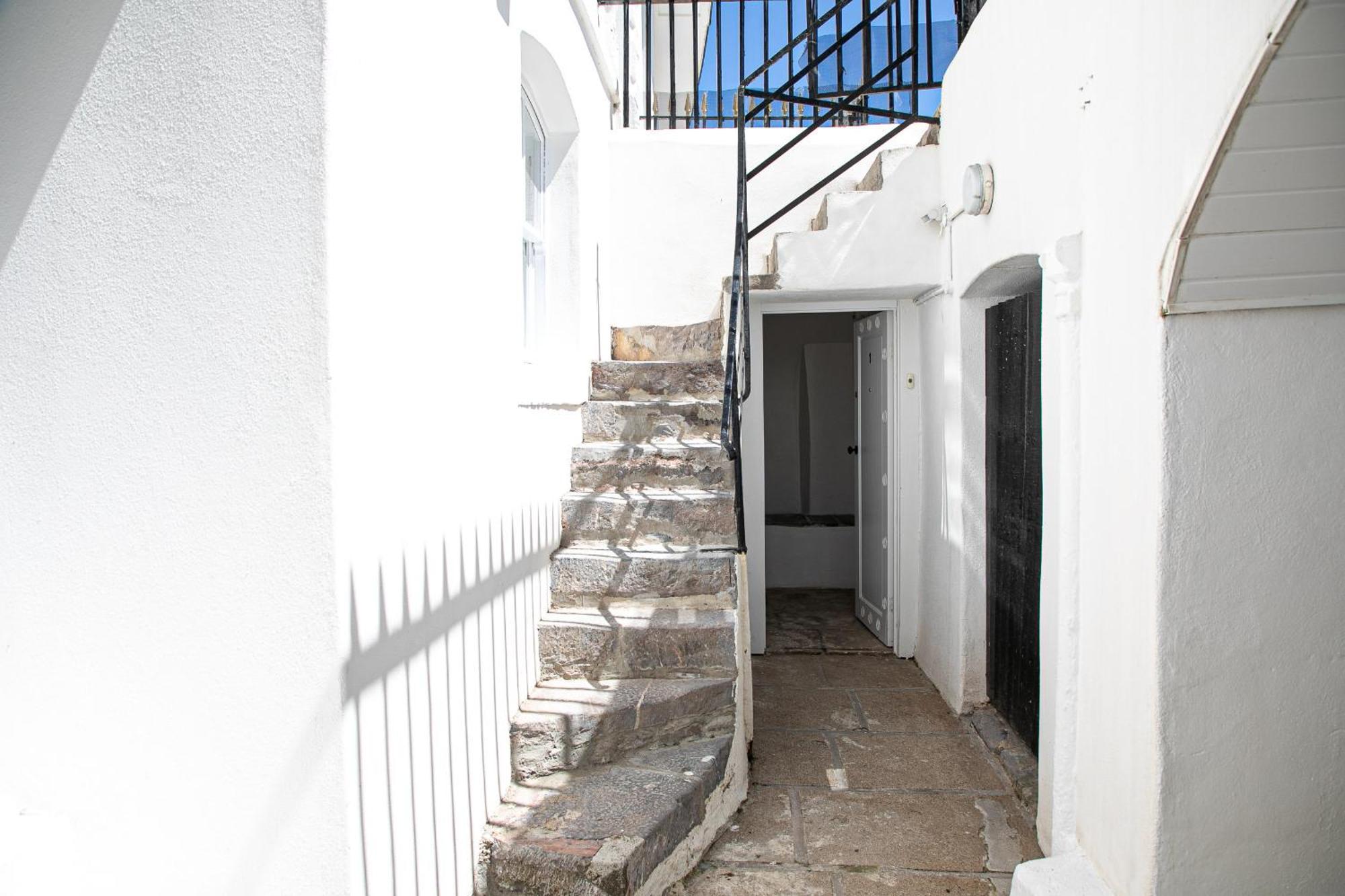 Sovereign House - Close To Harbour With Parking *