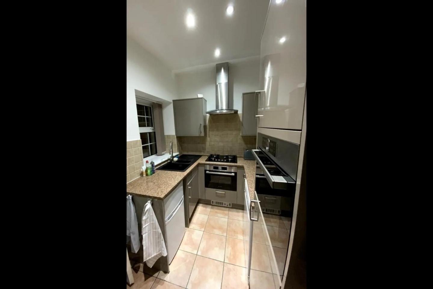 Centrally Located, Beautifully Presented Apartment *