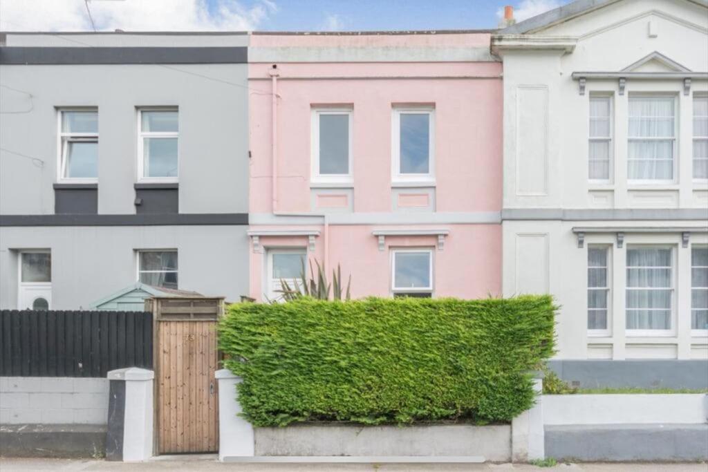 The Pink House * Torquay