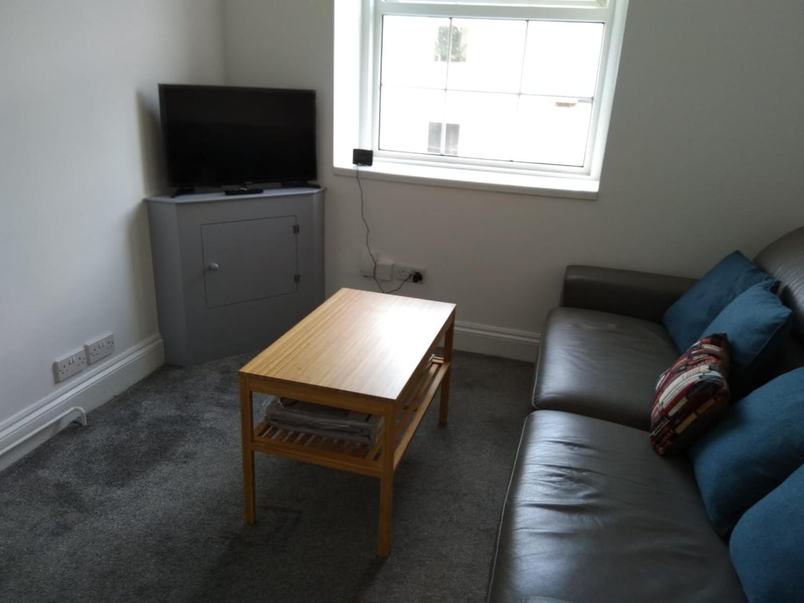 Centrally Located, Beautifully Presented *