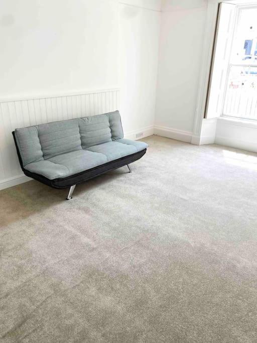 Torquay, 1 Bedroom, Sleeps 4, Free Parking, Torbay *