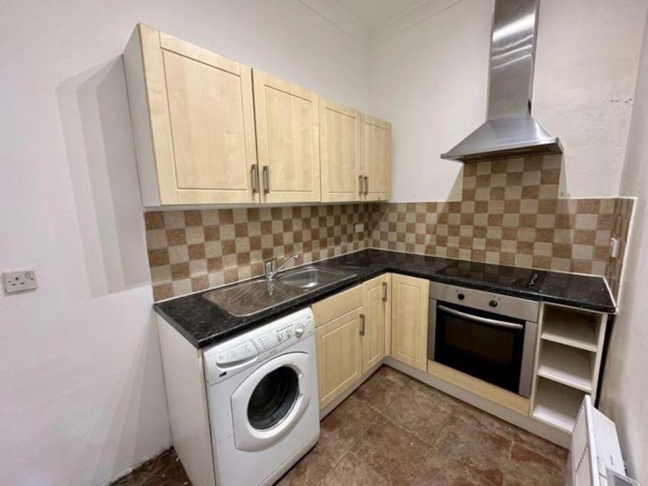 Torquay, 1 Bedroom, Sleeps 4, Free Parking, Torbay Apartment Torquay