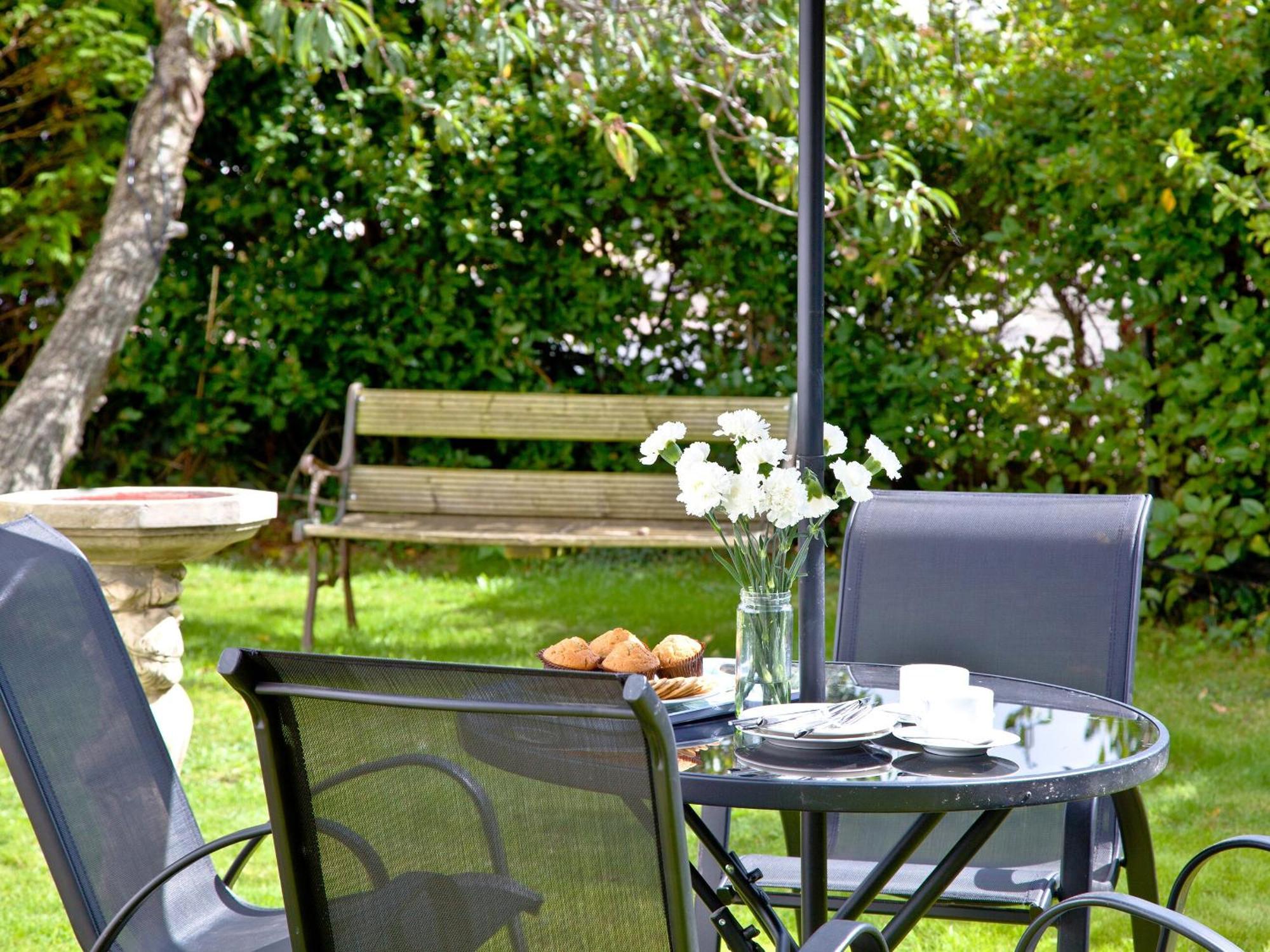 Devon Garden Apartment *