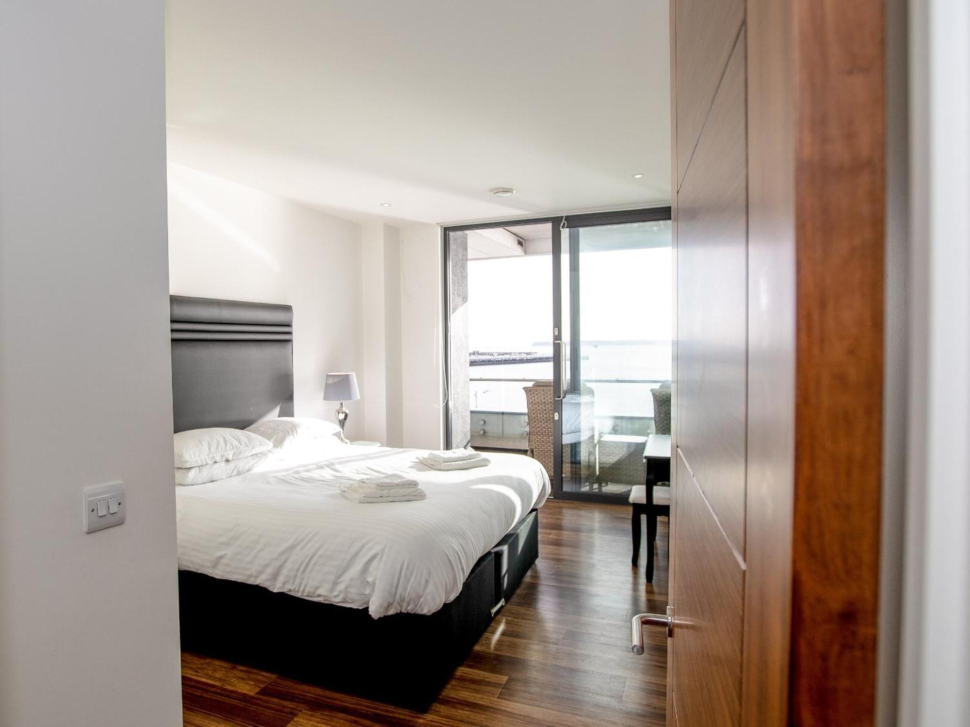 Apartment 17 Air-conditioned Bedrooms