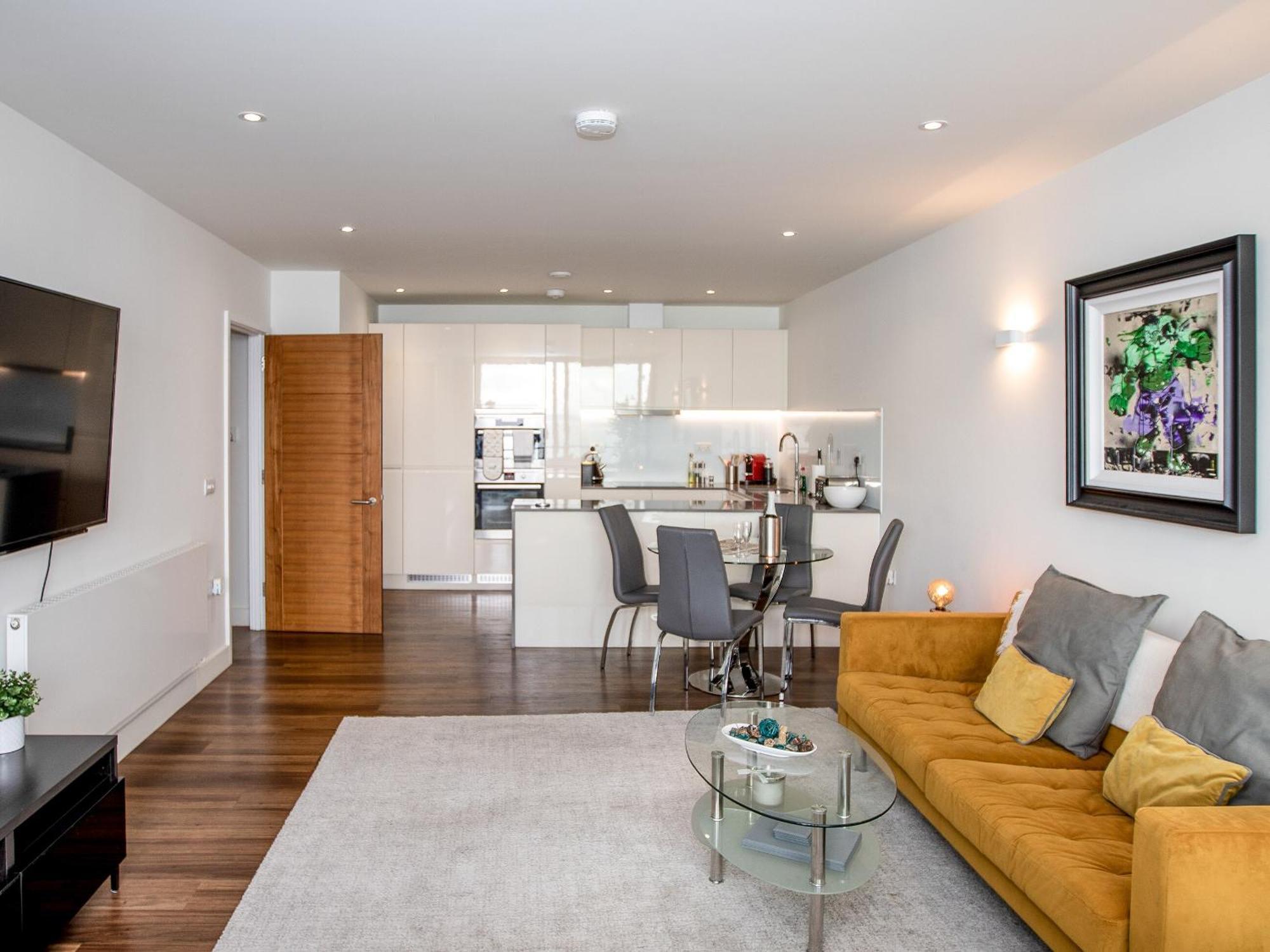 Apartment 17 Air-conditioned Bedrooms *