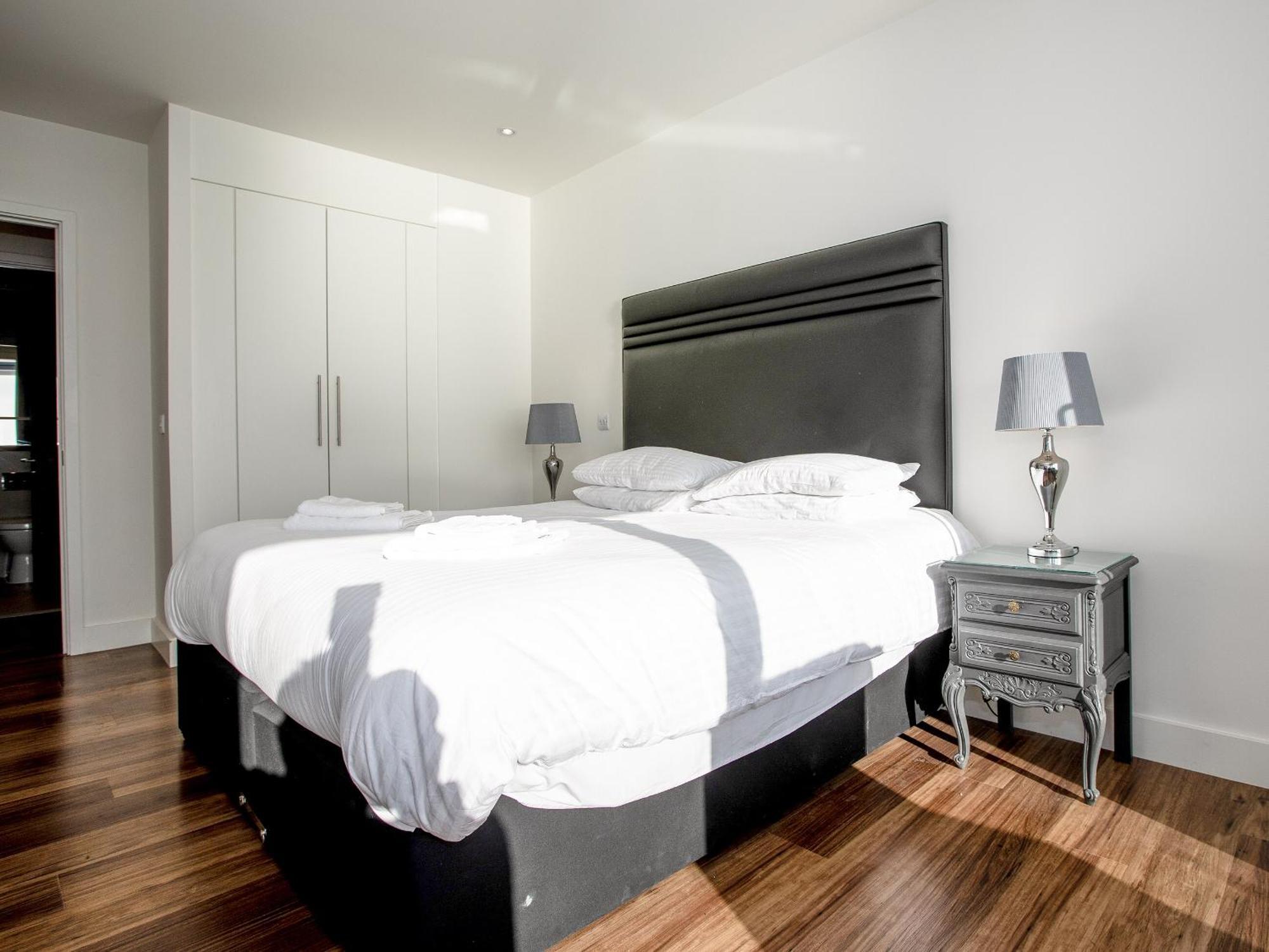 17 Air-conditioned Bedrooms * Torquay