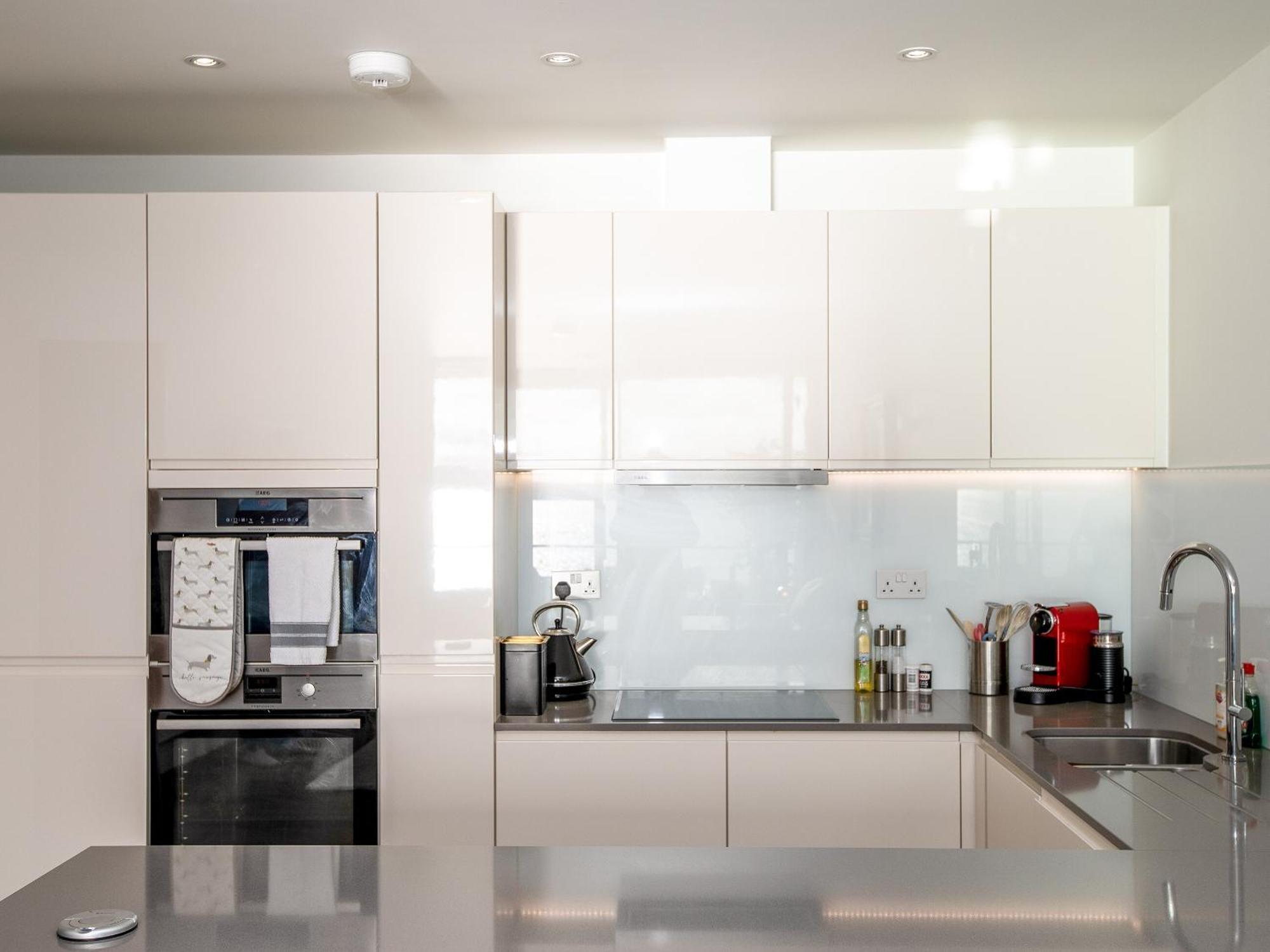 Apartment 17 Air-conditioned Bedrooms