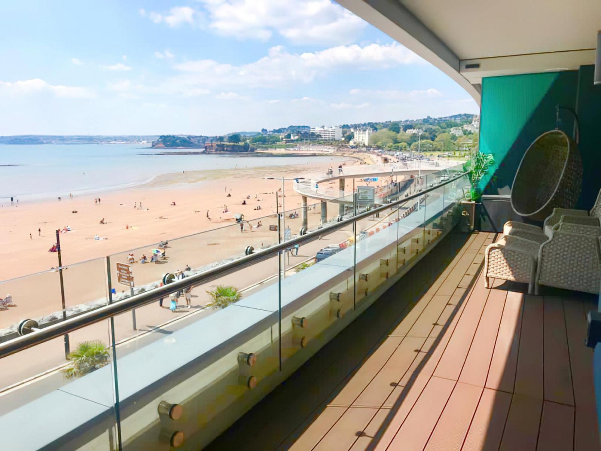 17 Air-conditioned Bedrooms Apartment Torquay