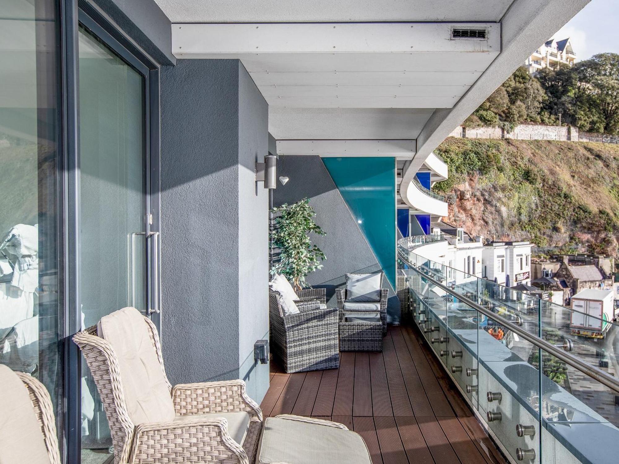 17 Air-conditioned Bedrooms Torquay