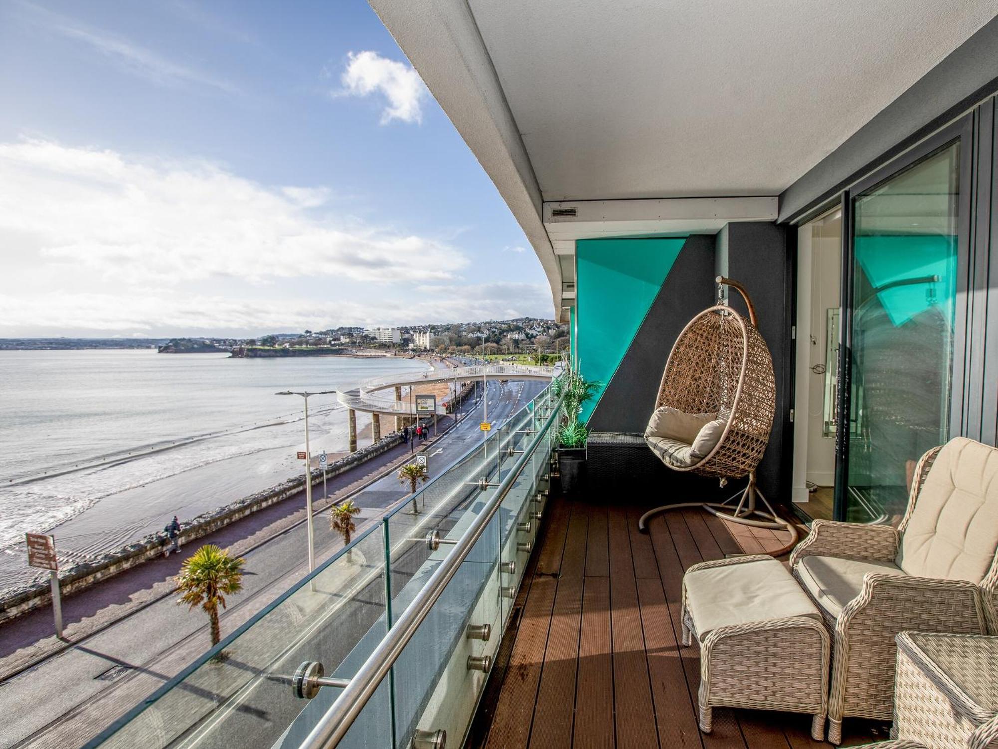 17 Air-conditioned Bedrooms