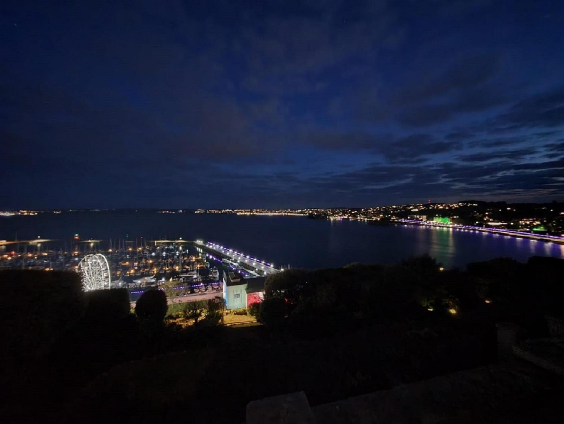 No1 Marina Court - Wow Sea View *
