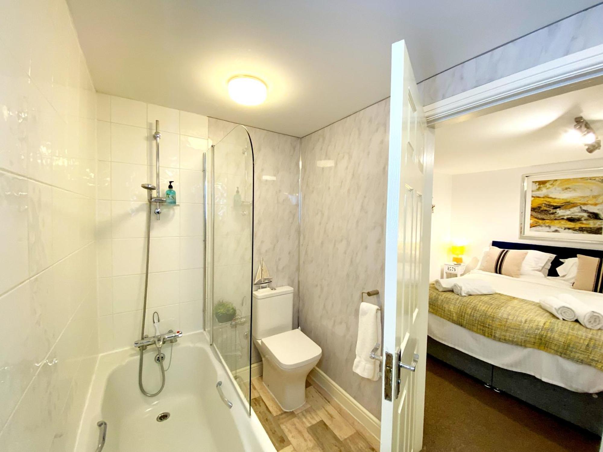 No1 Marina Court - Wow Sea View Torquay