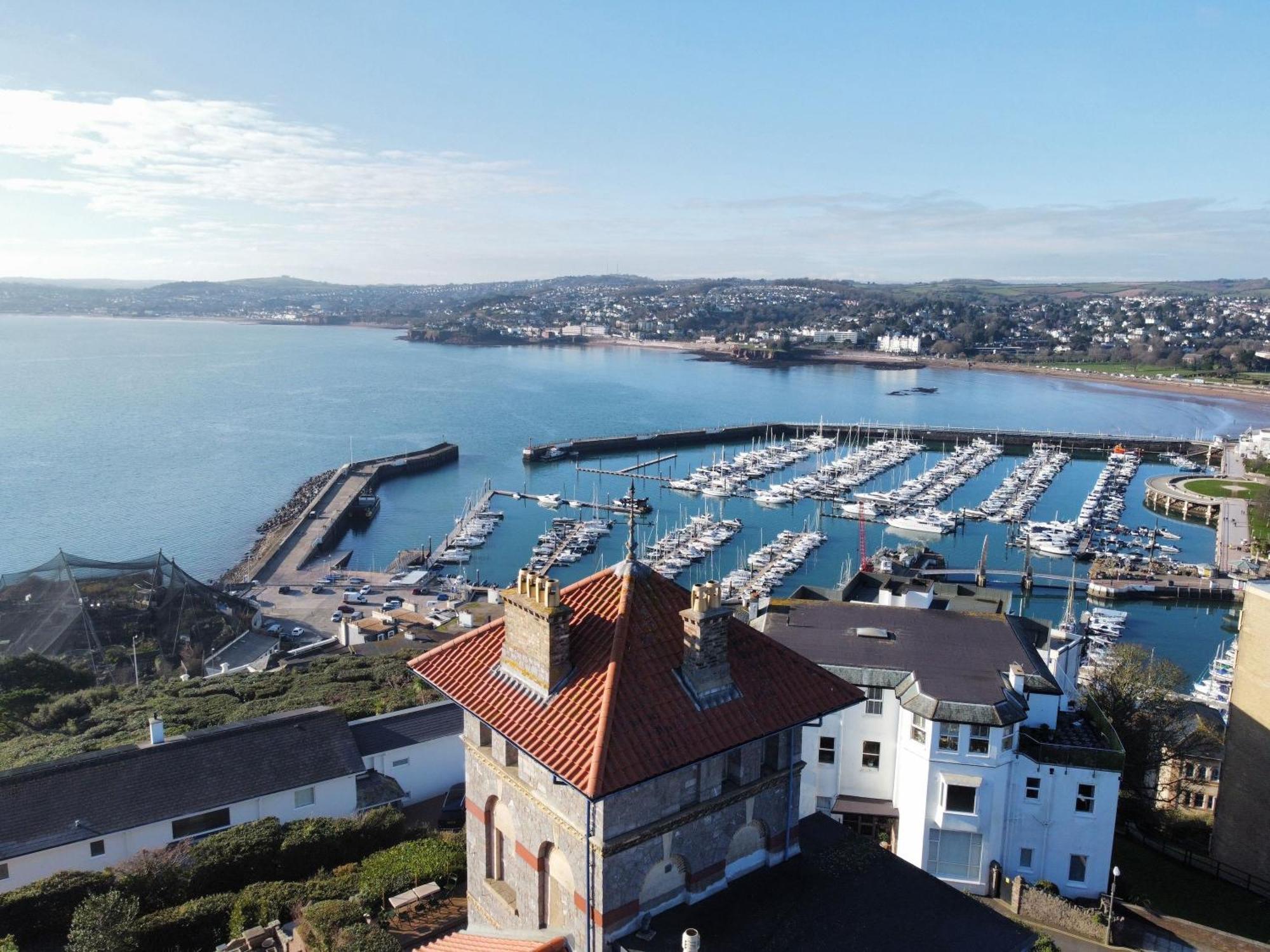 Vane Lookout * Torquay