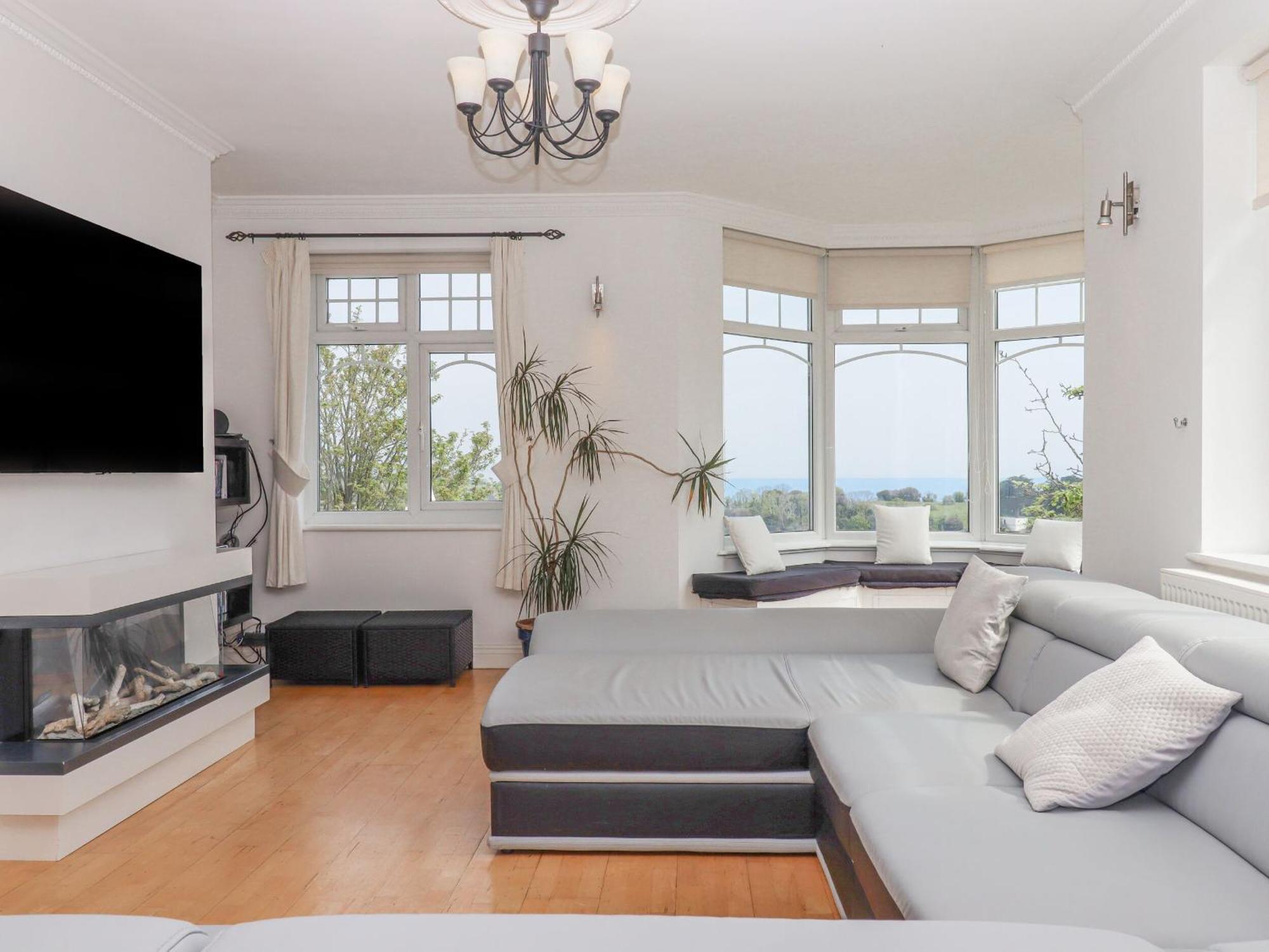 Flat 2 Channel View Apartment