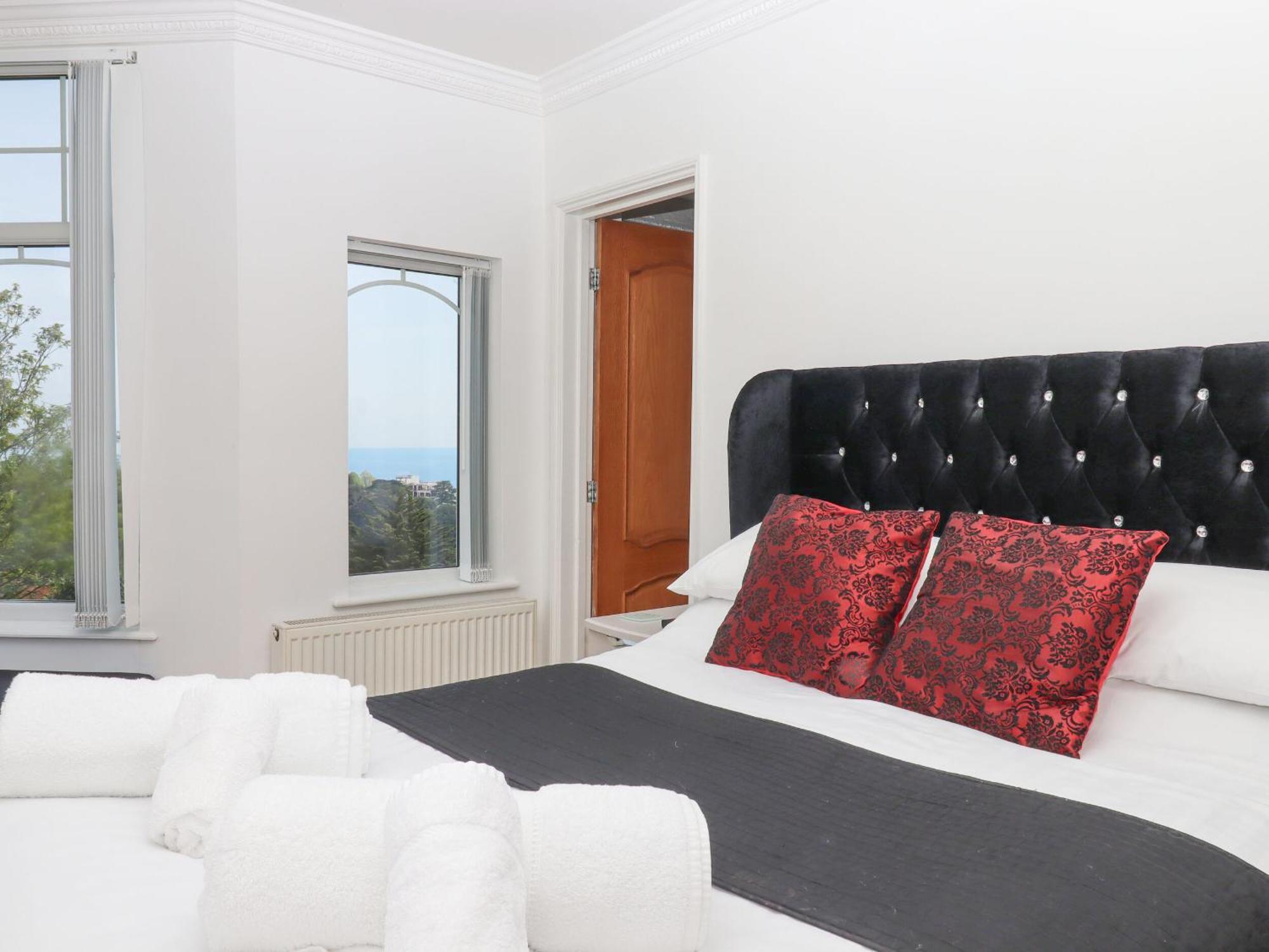 Flat 2 Channel View Torquay