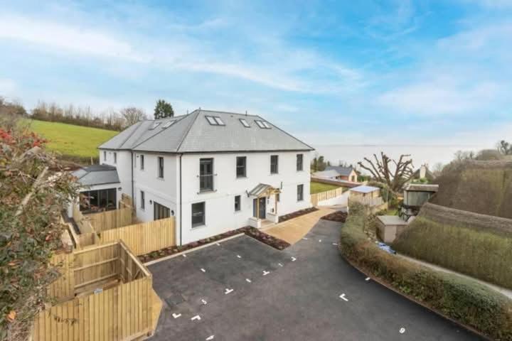 Apartment Oystercatcher Number 6 , 2 Bedrooms Maidencombe Village Torquay