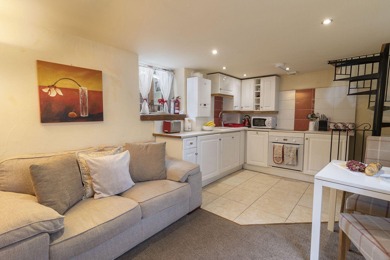 Pilgrims Rest Cottages: Charming Seaside Retreats With Countryside Access * Torquay