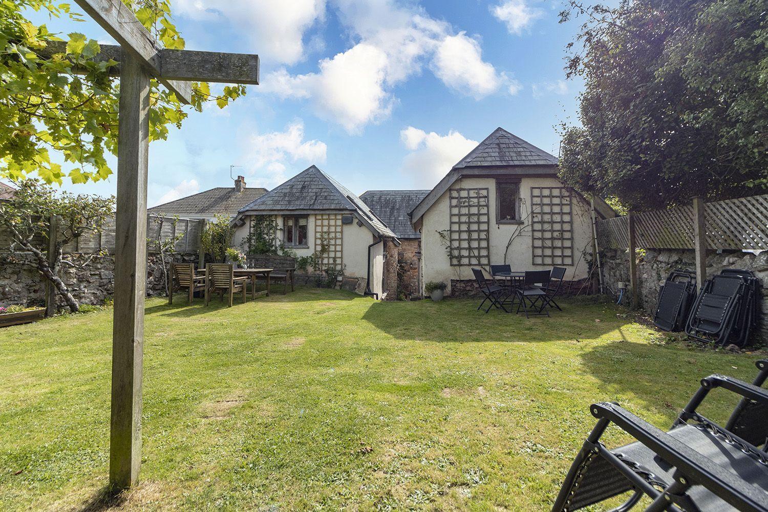 Pilgrims Rest Cottages: Charming Seaside Retreats With Countryside Access Torquay