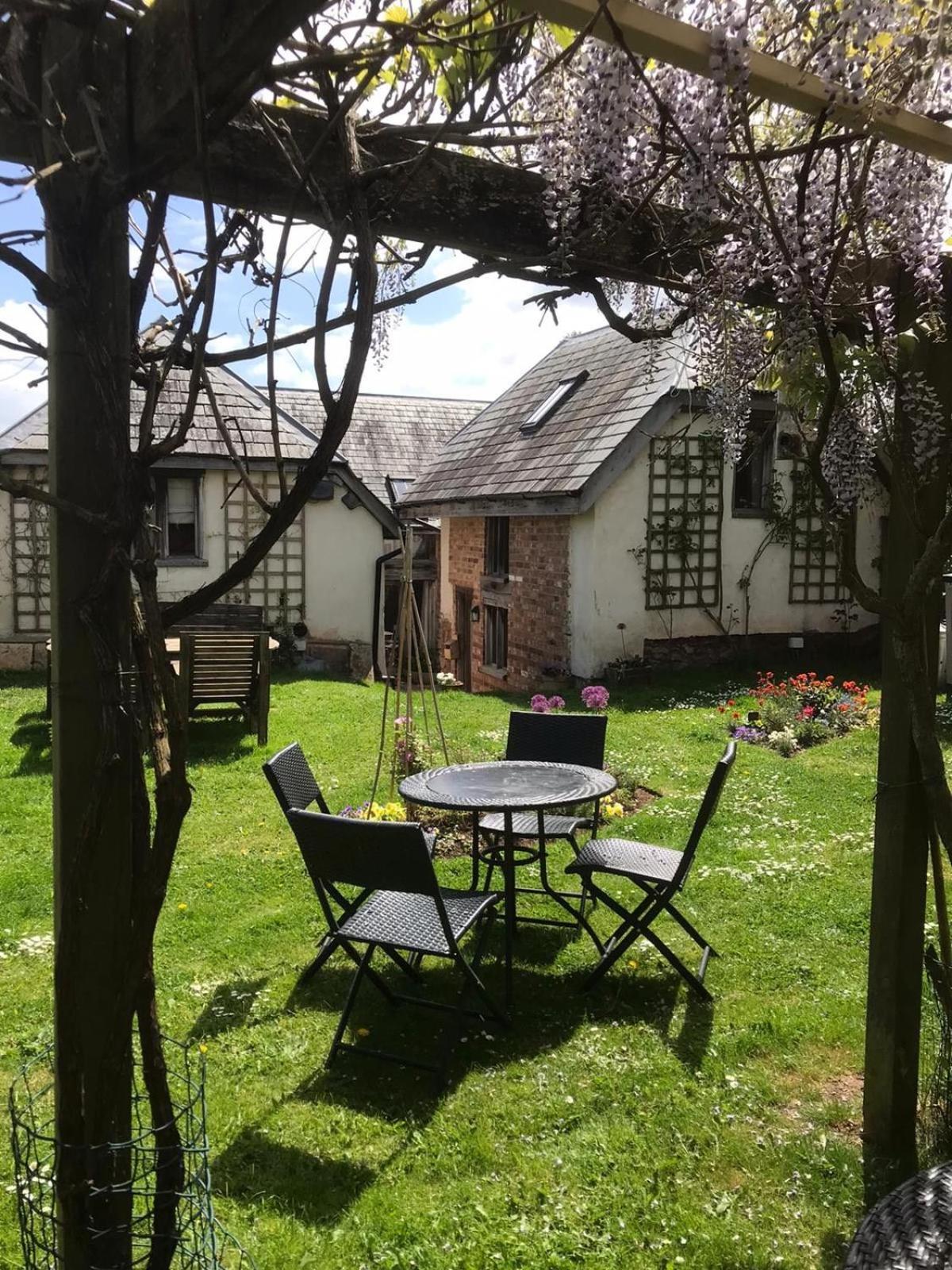 Holiday home Pilgrims Rest Cottages: Charming Seaside Retreats With Countryside Access