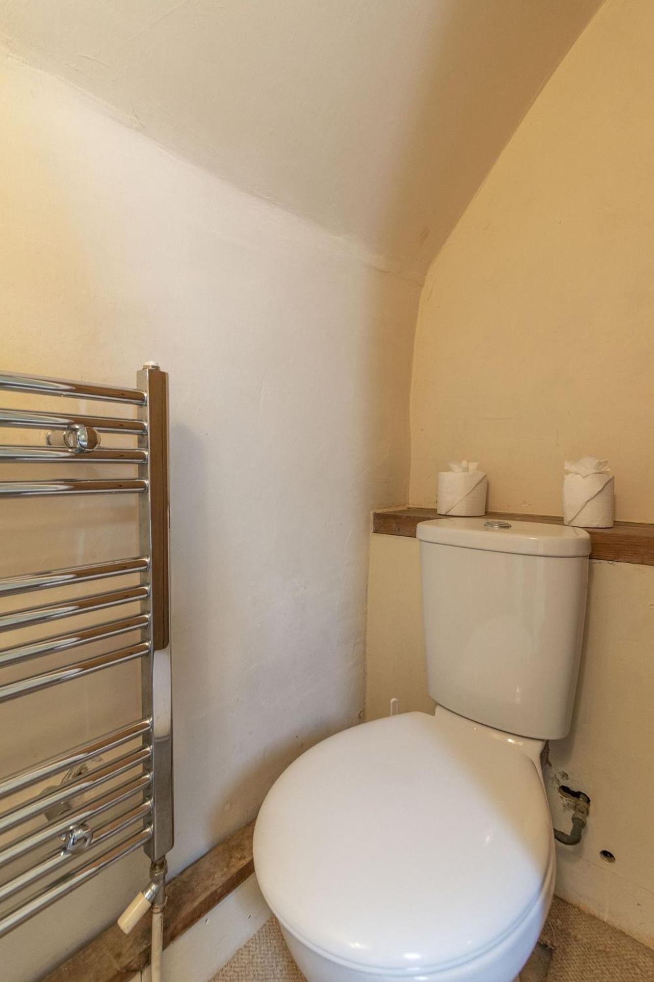 Pilgrims Rest Cottages: Charming Seaside Retreats With Countryside Access Holiday home Torquay