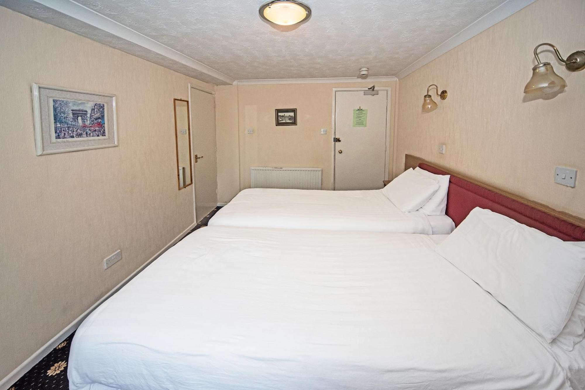 The Sherwood Palm Hotel, Hotel 3*