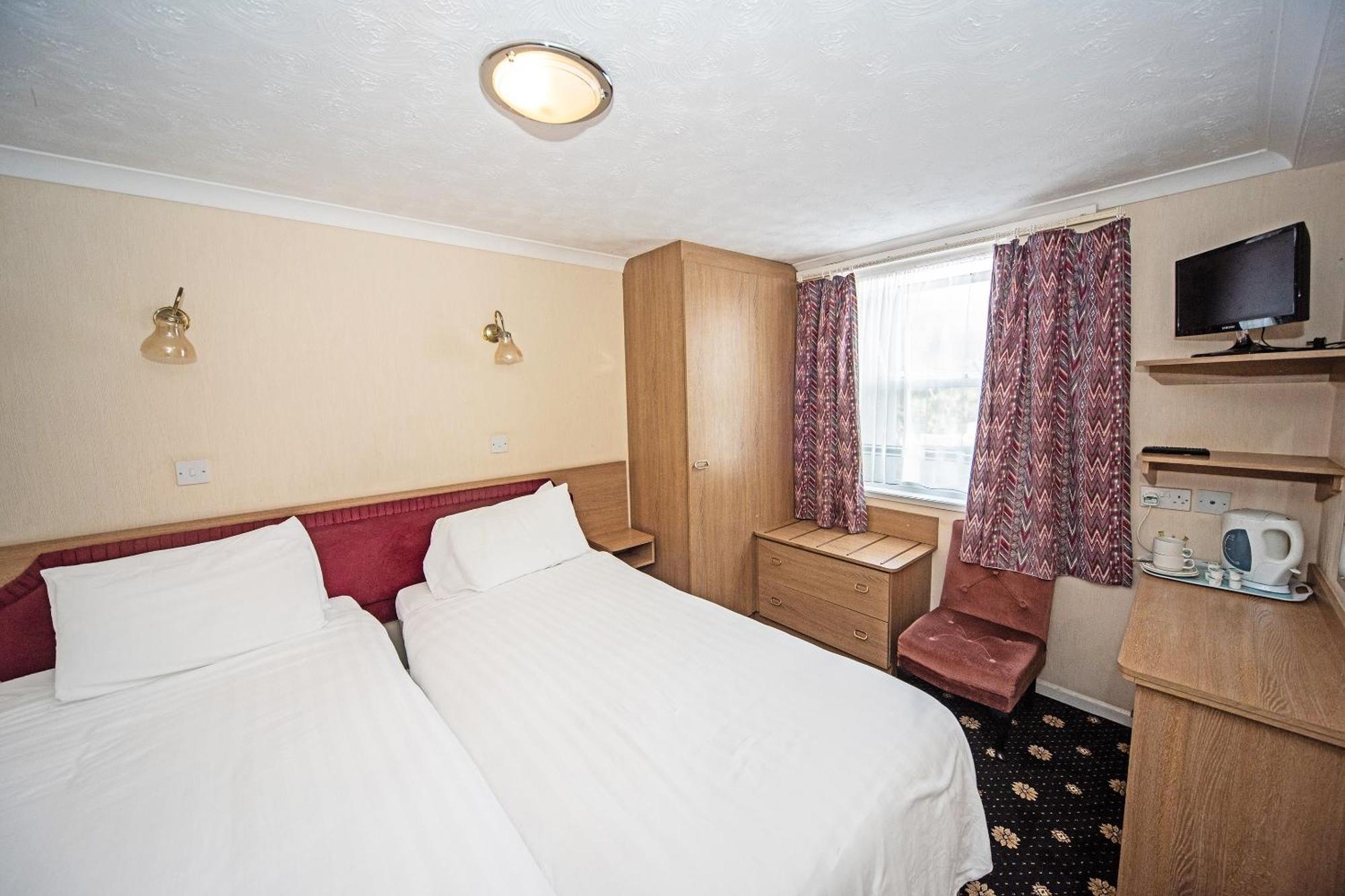 The Sherwood Palm Hotel, Hotel 3*