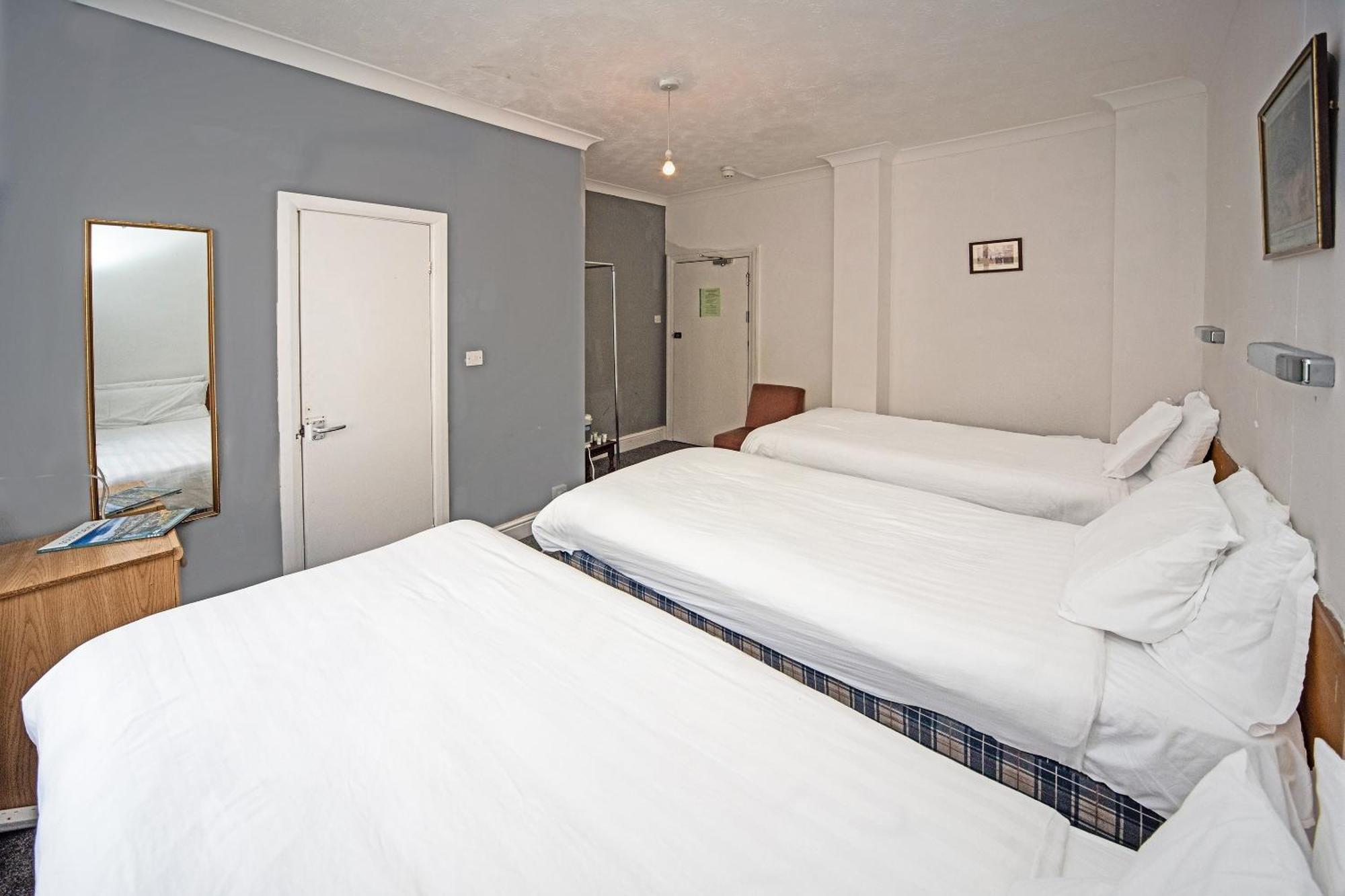 The Sherwood Palm Hotel, Hotel 3*