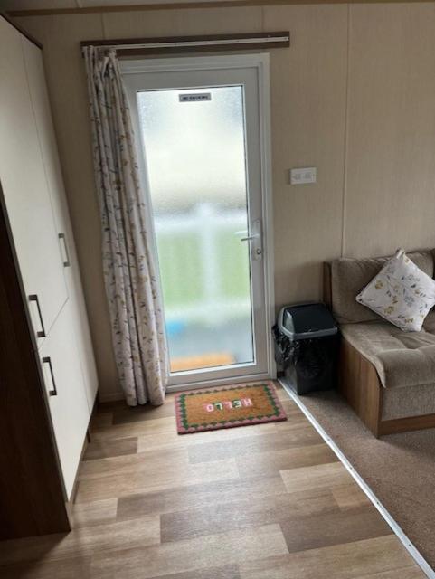 Lovely 3 Bedroom Caravan To Rent At Hoburne Devon Bay *
