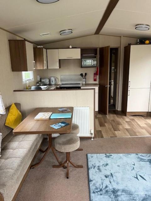 Lovely 3 Bedroom Caravan To Rent At Hoburne Devon Bay * Torquay