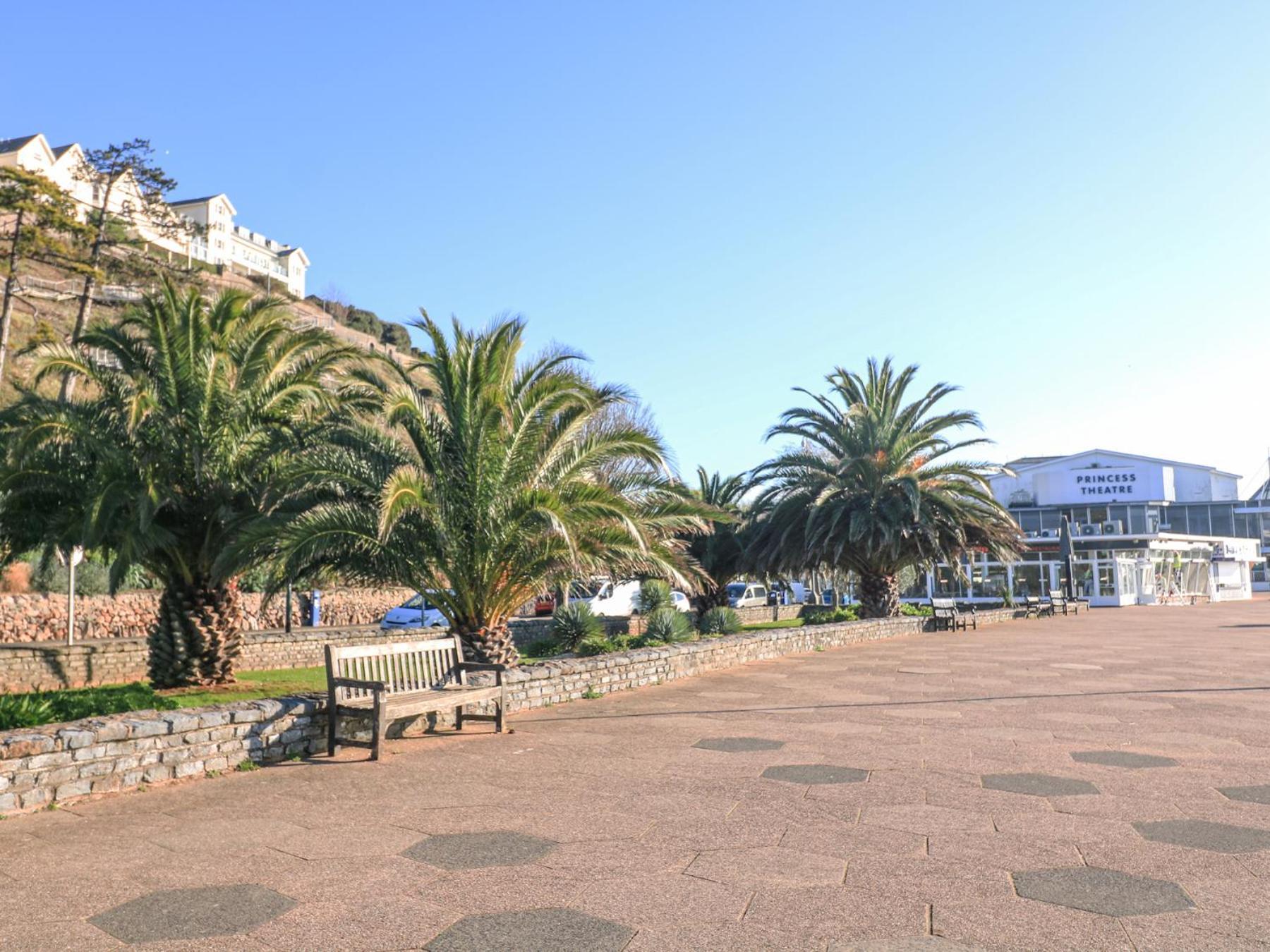 Delmonte Holiday home *