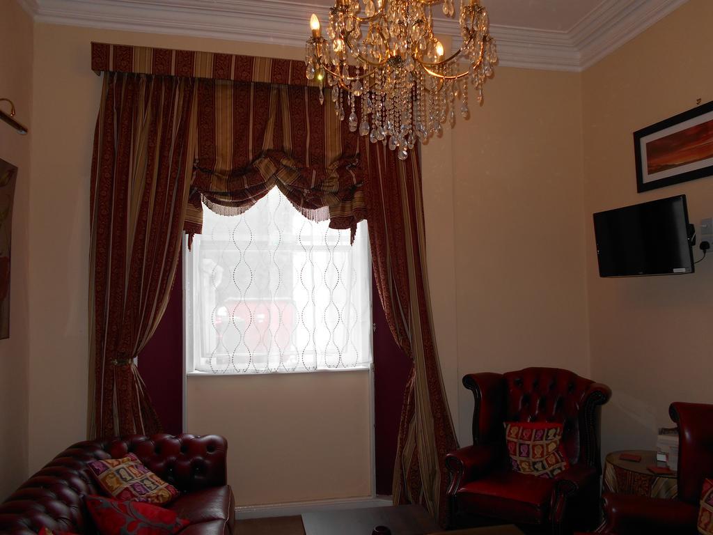 Cranborne Guest Exclusively For Adults