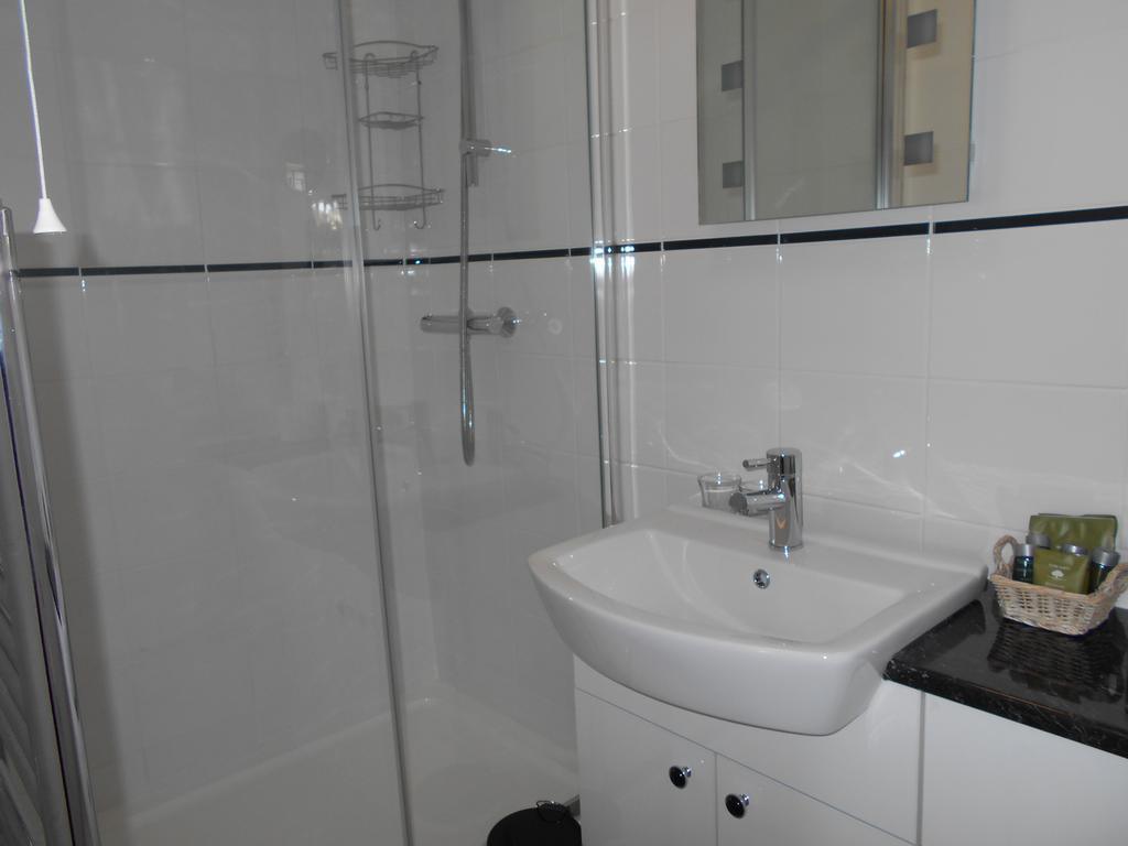 Cranborne Guest Exclusively For Adults