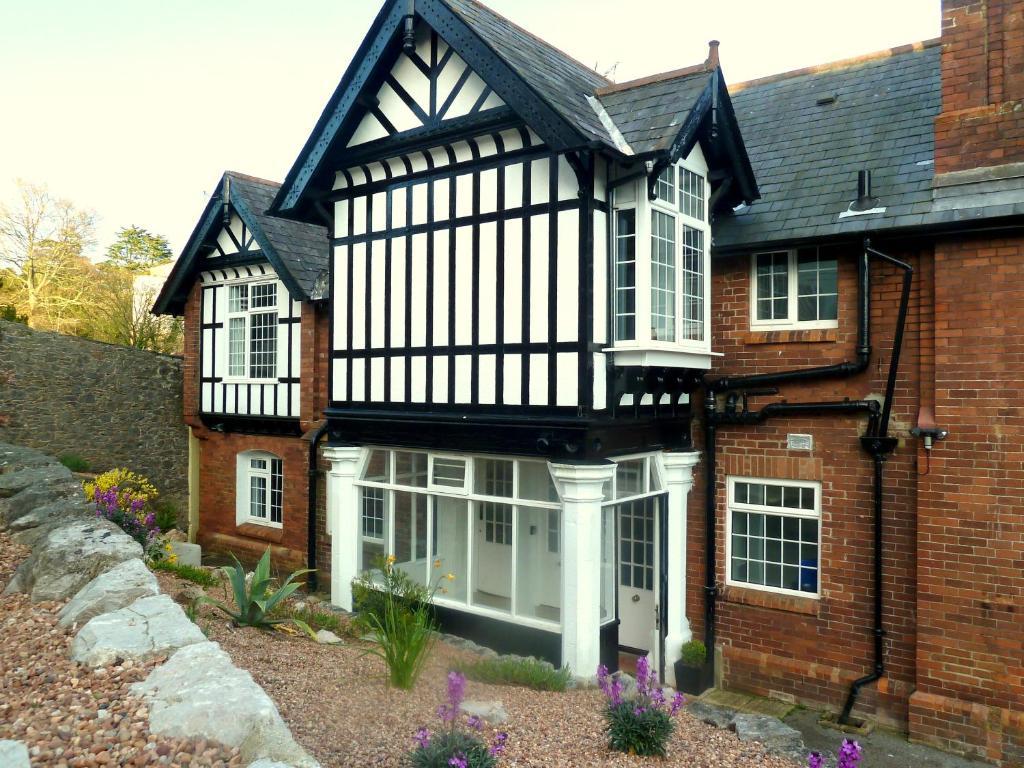 Bedford House