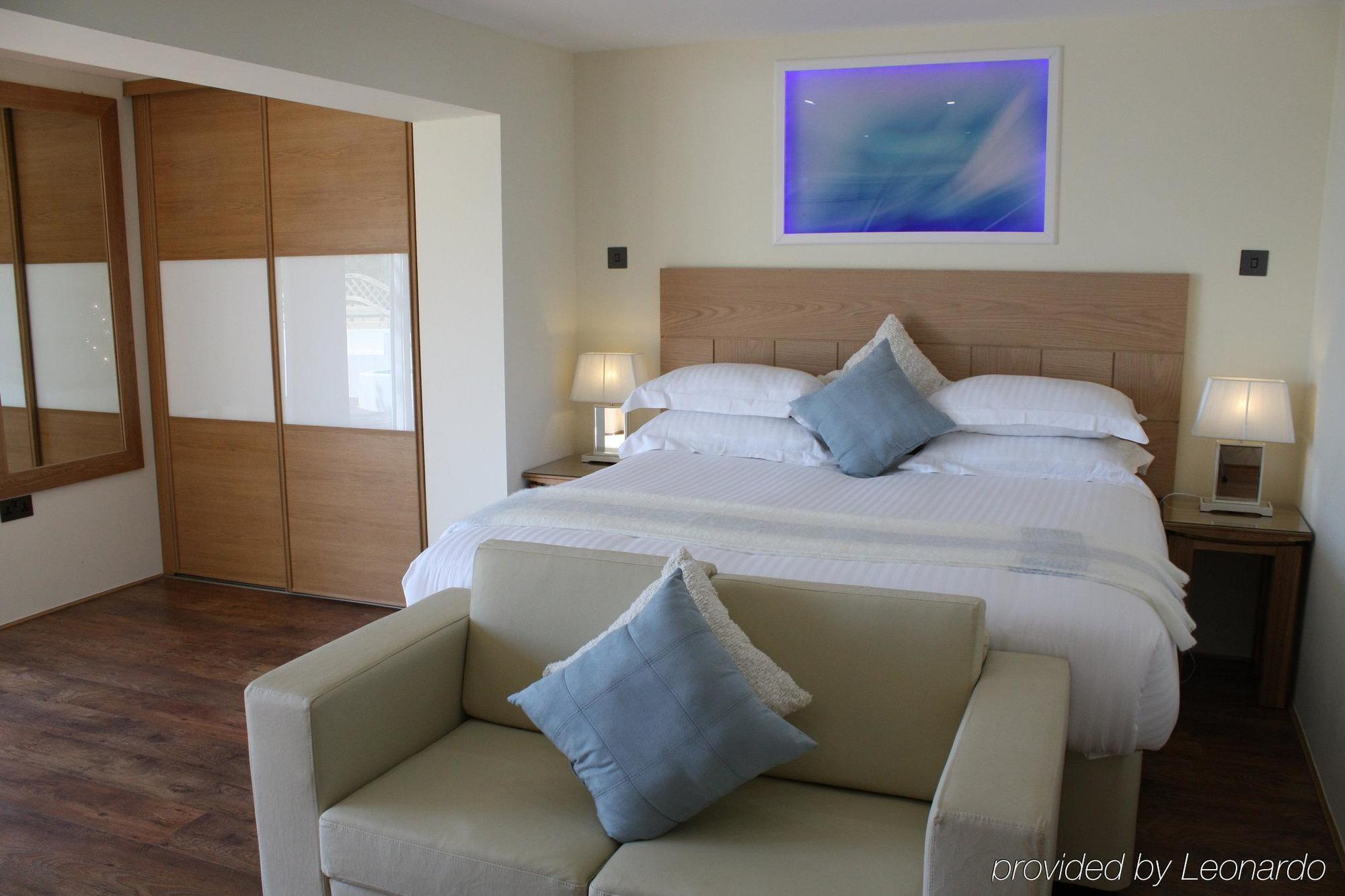 Meadfoot Bay 4*