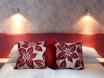 Lawnswood 4*