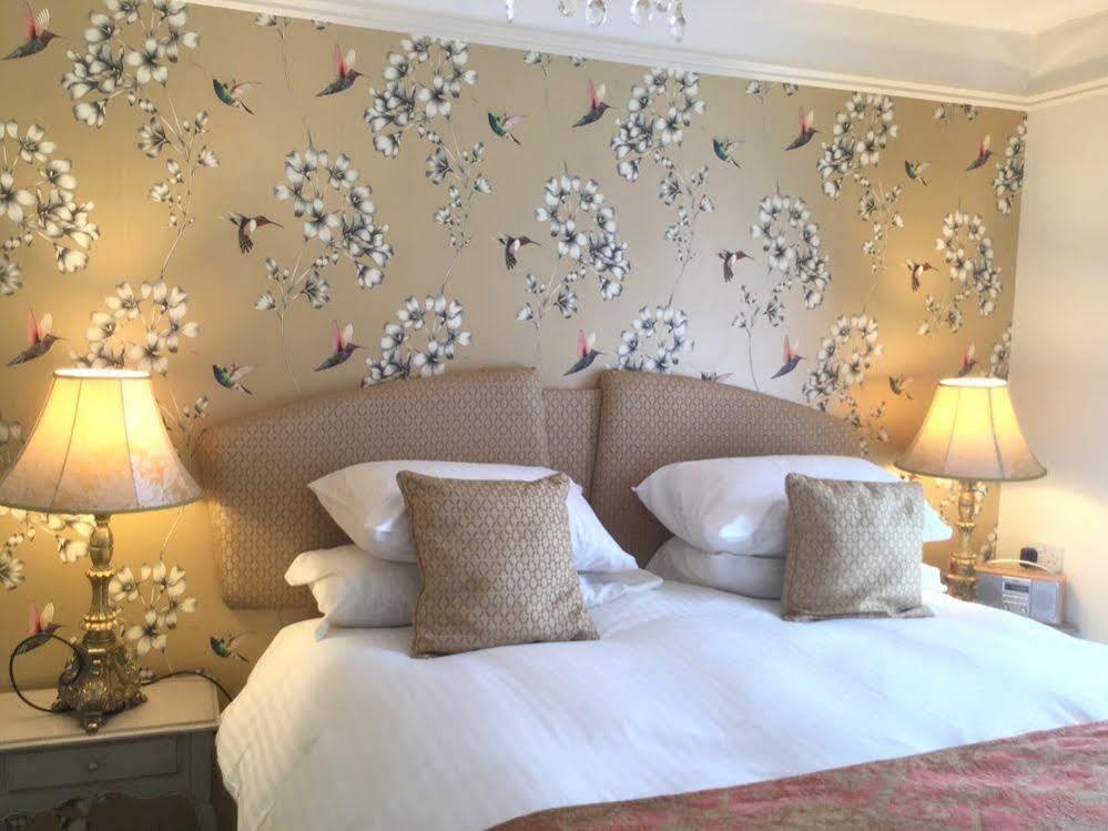Muntham & Town House Hotel