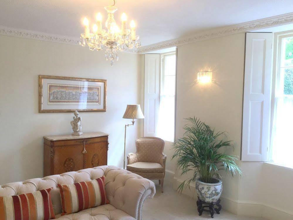 Muntham & Town House 3*