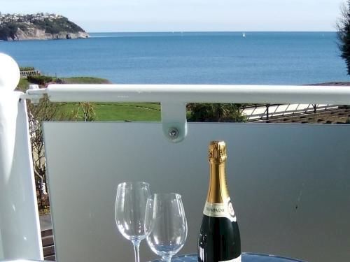 Cliff Court Apartment *