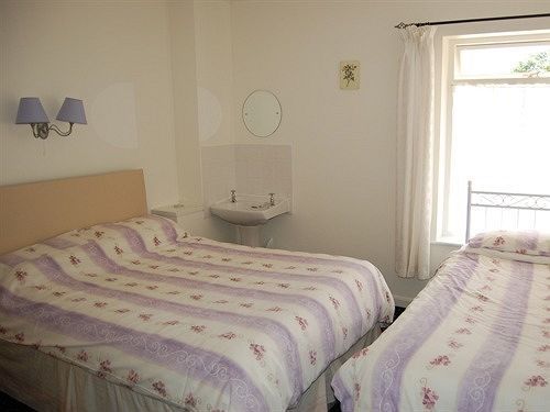 Abbey View Flats Apartment *