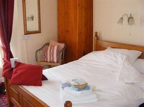 Brooklands Guest house 4*