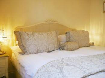 Muntham & Town House 3*
