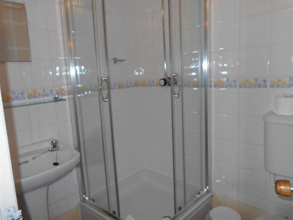 Cranborne Guest Exclusively For Adults 4*