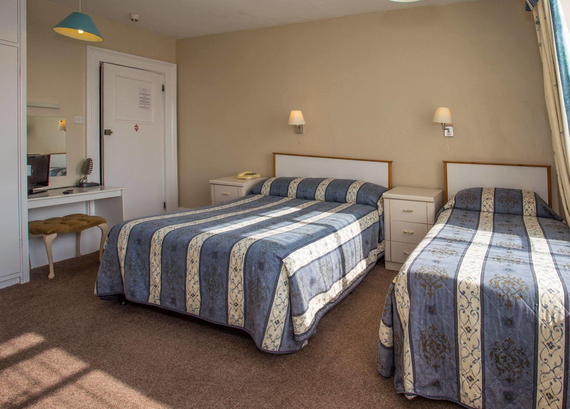 Metropole Hotel 2*