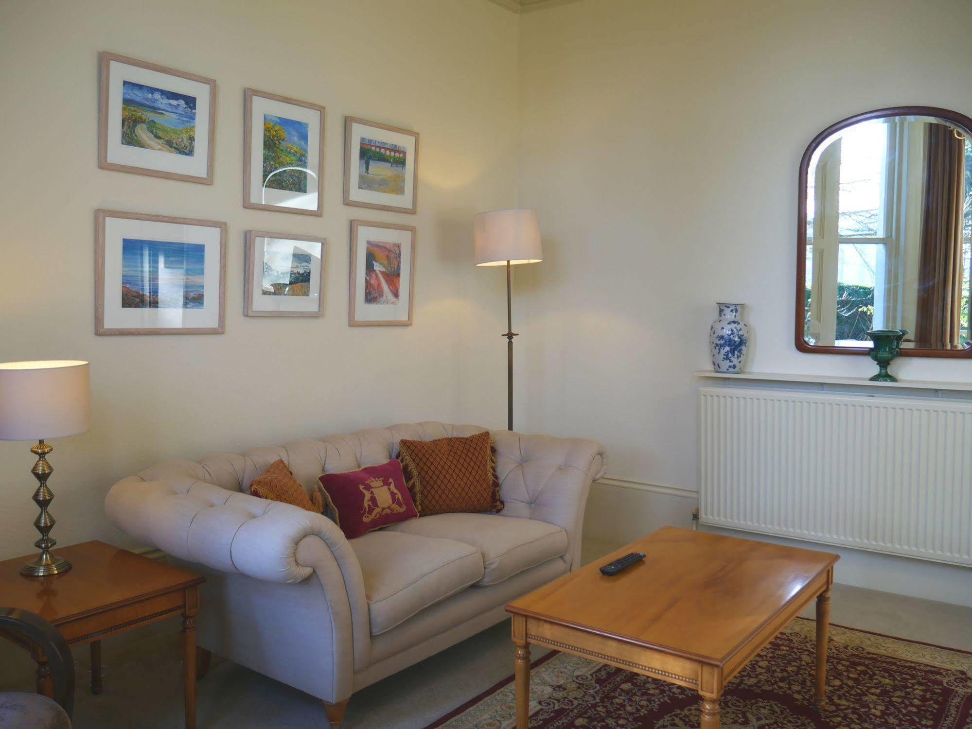 Muntham & Town House Hotel 3*